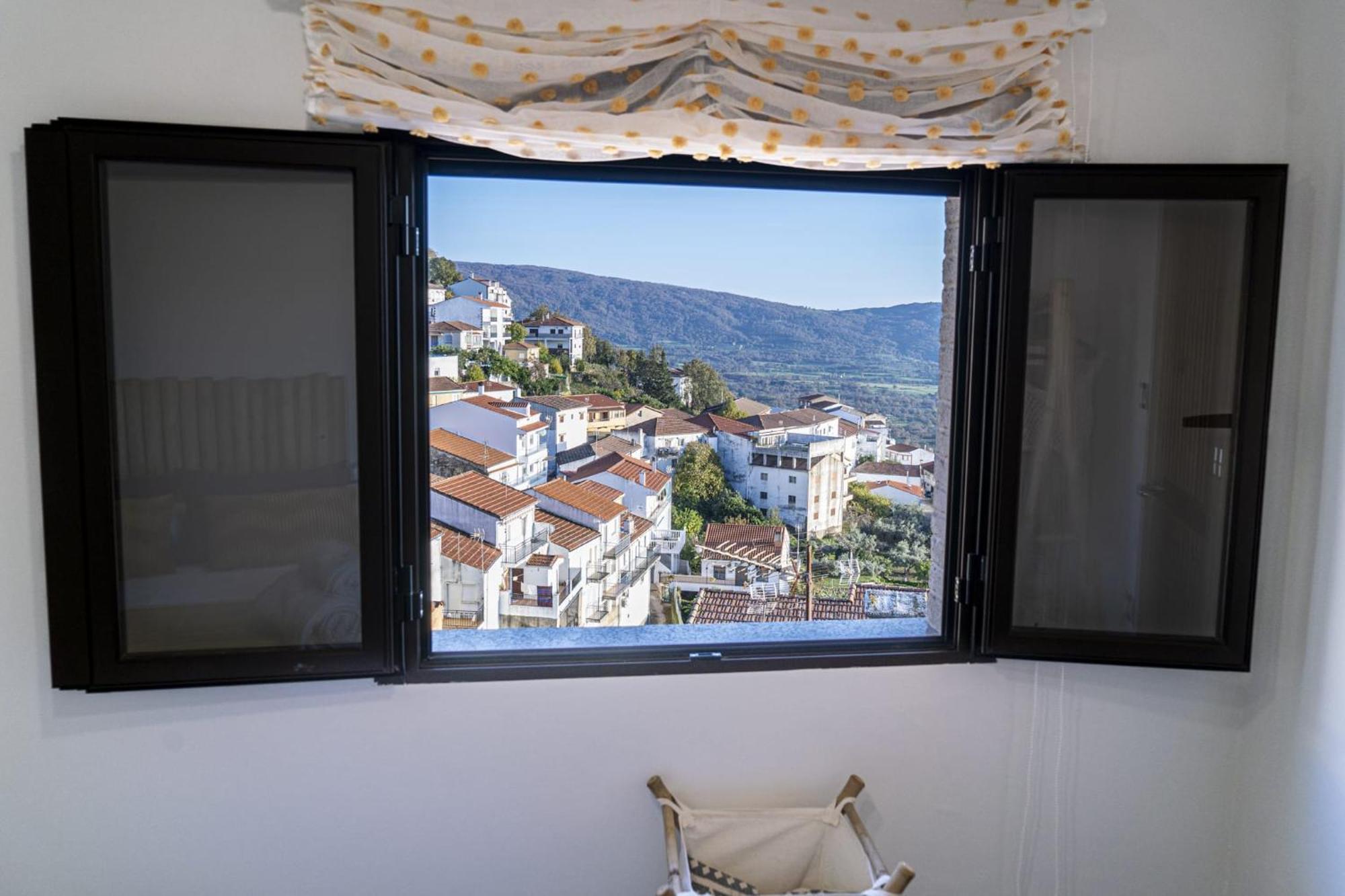 Apartmán U Lagartu Eljas Exteriér fotografie