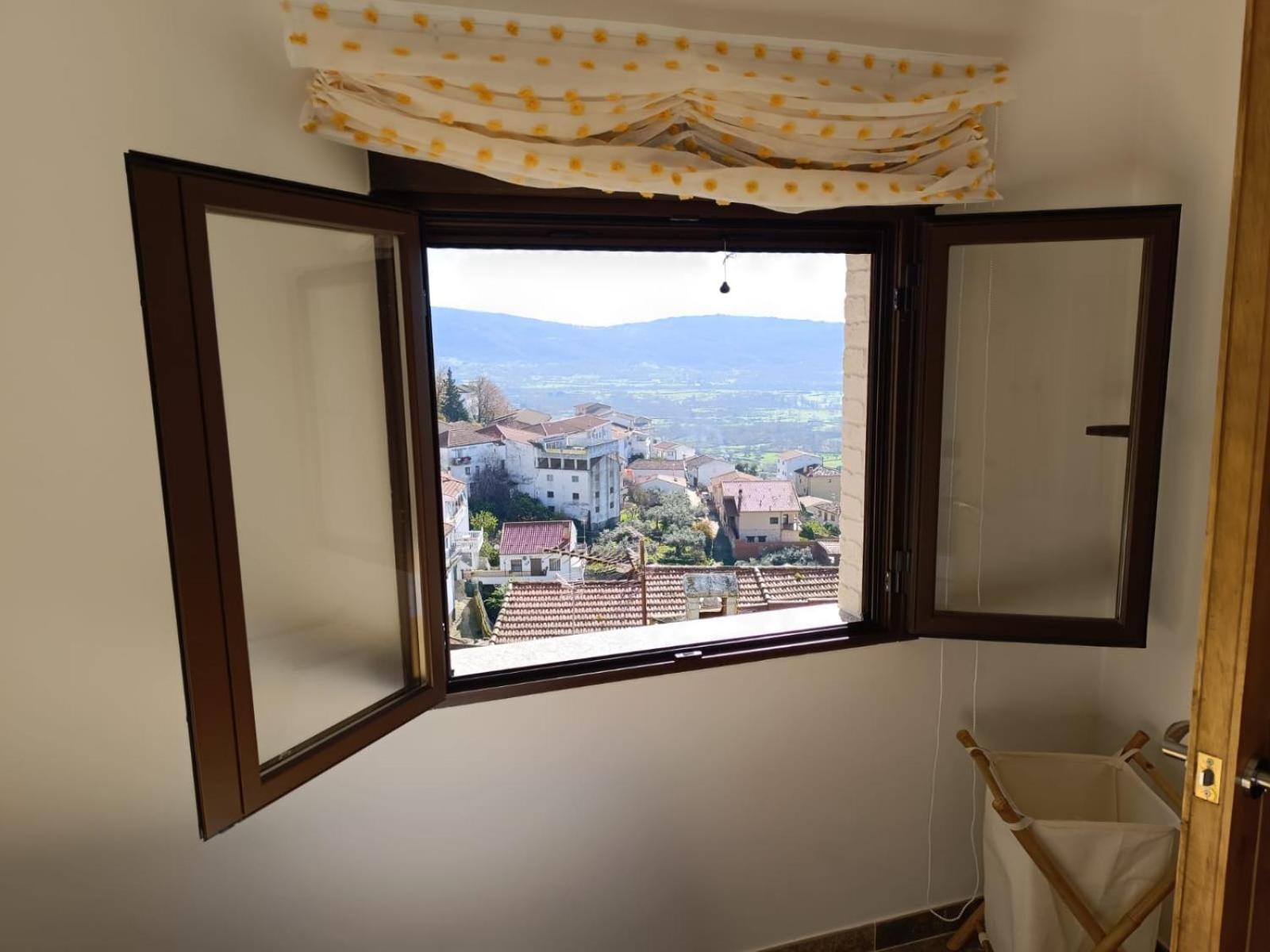 Apartmán U Lagartu Eljas Exteriér fotografie